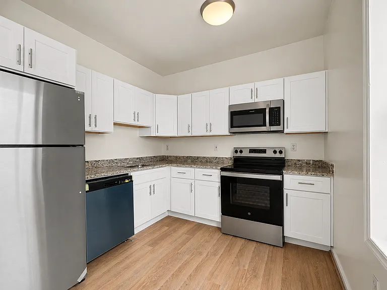 2 S New St #2 — Photo 2