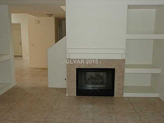 5th image of 913 Seabury Hill Ct