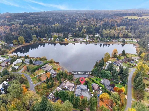 9500 Martin Park Dr, Comox Valley, BC V9J 1C4