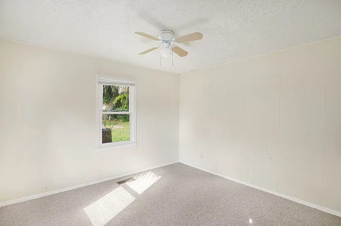 1220 W Dixie Ave — Photo 6