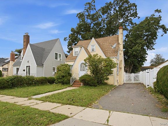 3rd image of 179 Crowell Street