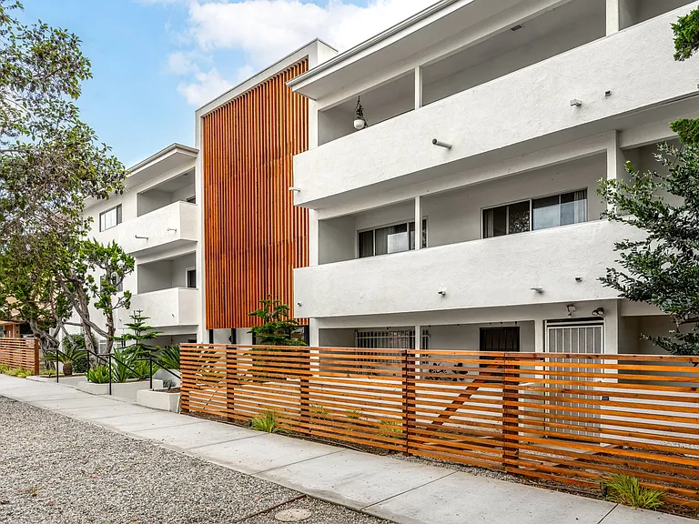 West Brent Apartments — Photo 6