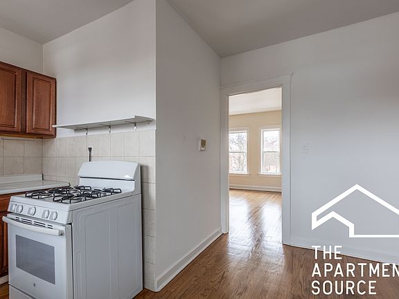 4th image of 2657 N Spaulding Ave #121