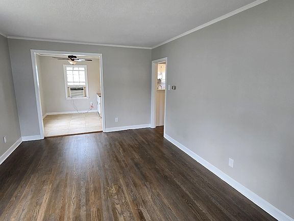 3rd image of 4237 Fairmont Ave