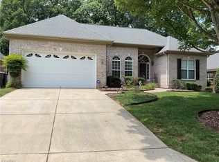 9 Bluff Ridge Ct, Greensboro, NC 27455