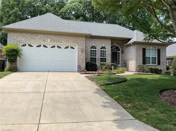 9 Bluff Ridge Ct, Greensboro, NC 27455