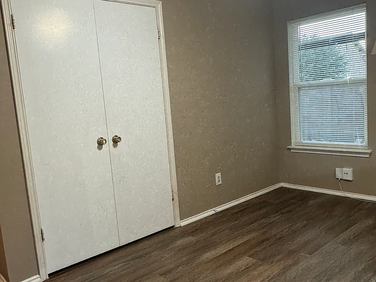 4141 Stinwick Ln — Photo 8