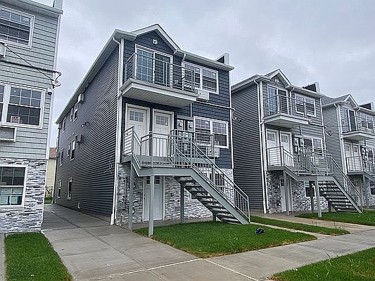 1st image of 601 Barbadoes Dr #1