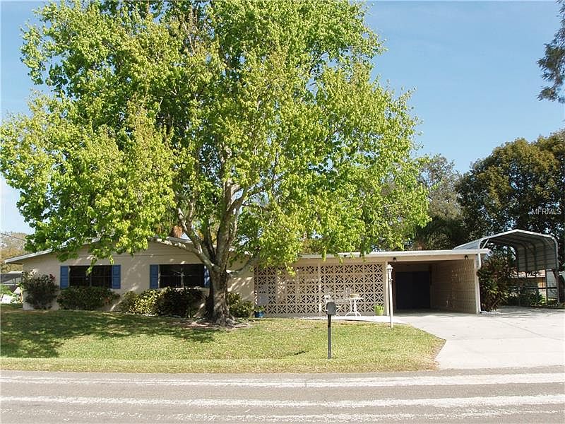 1st image of 4865 Lake Shore Dr