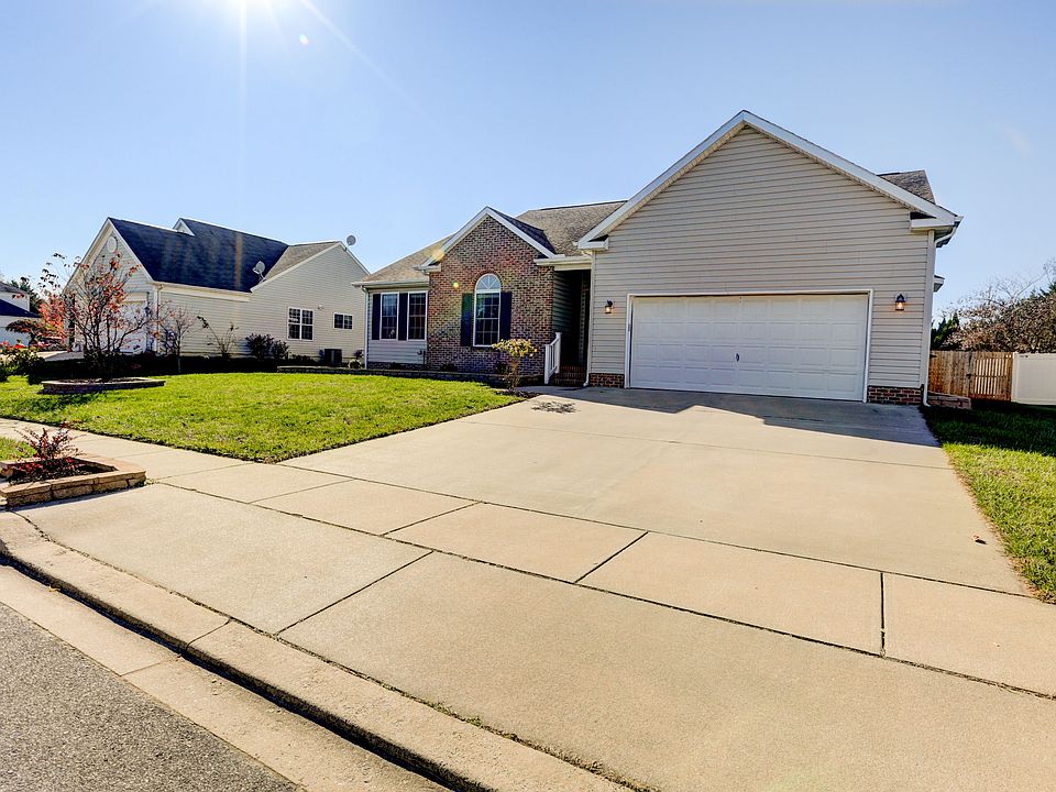 1st image of 3 E Minglewood Dr