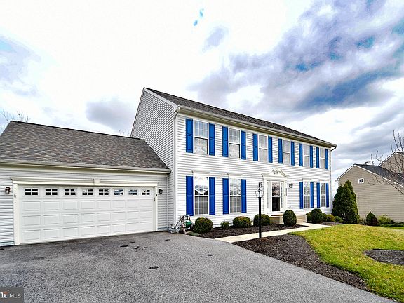 2nd image of 3015 Stonehurst Dr