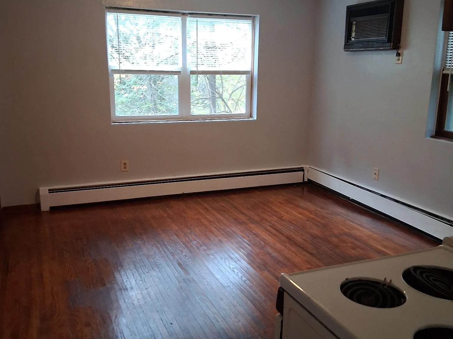 1 bed, 600 sqft, $1,050 — Photo 4