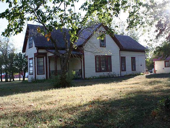 2nd image of 316 Elm St