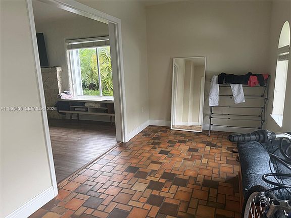 4th image of 5116 Red Rd