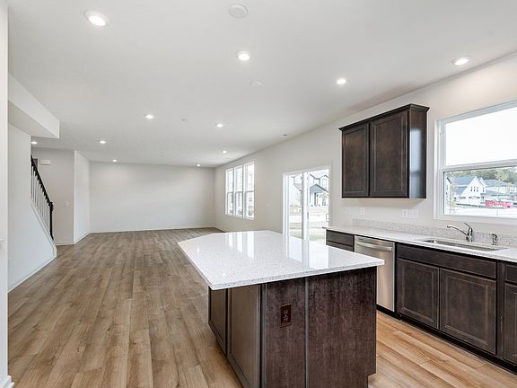 3rd image of 15220 Montfort Dr