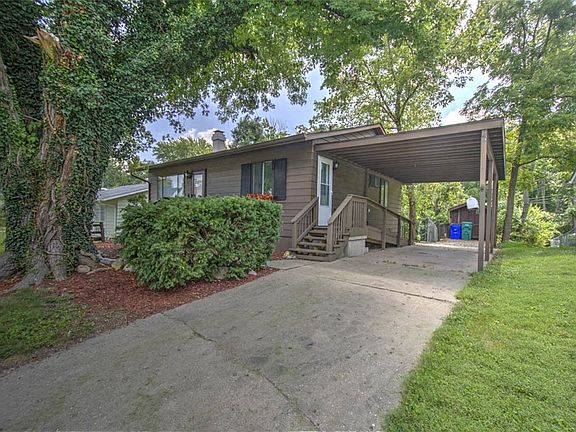 2nd image of 98 Phillips Dr