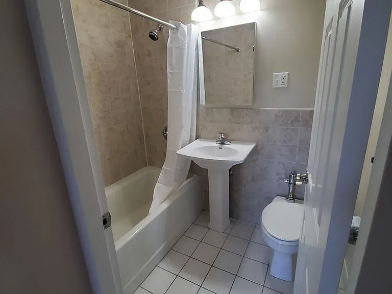 11 Camelot Ct #3A — Photo 4