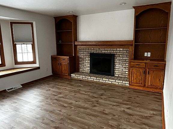 3rd image of 6521 Westgate Cir NW