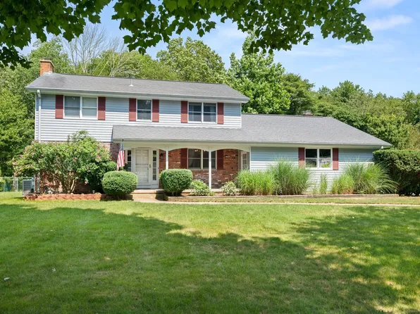 166 Great Neck Road, Waterford, CT 06385