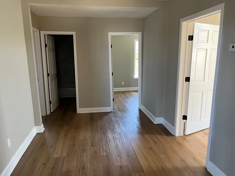 722 S Pine St — Photo 2