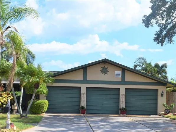 12872 Forest Dr, Seminole, FL 33776