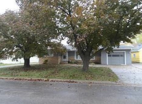1st image of 135 E Tyrone St