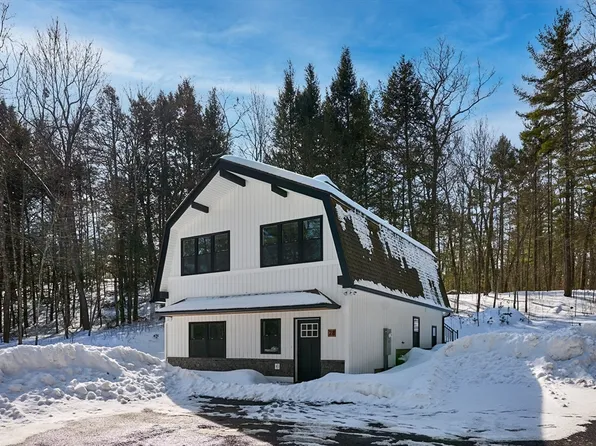 28 Cook Rd, Southampton, MA 01073