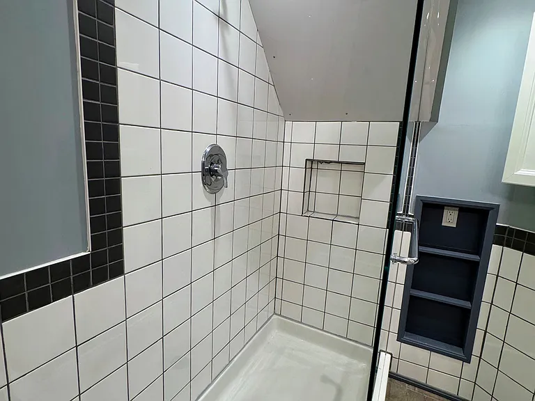 54 Hewson Cres #BASEMENT — Photo 19