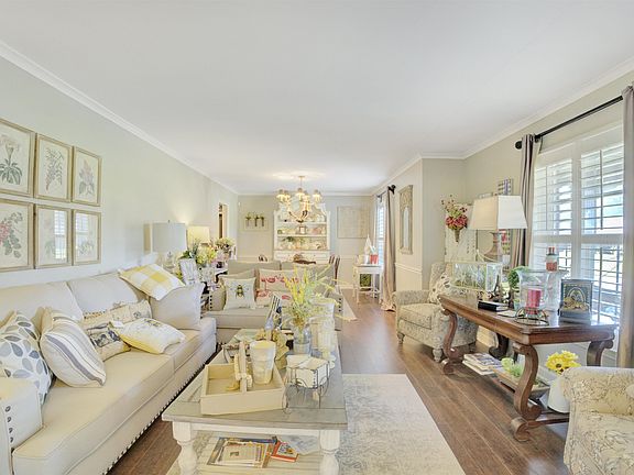 4th image of 124 Ayers Dr