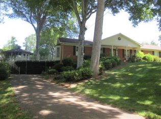 1515 Lakeview Trl, Martinsville, VA 24112