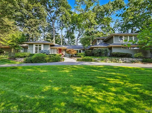 6130 Idlewyle Rd, Bloomfield Hills, MI 48301