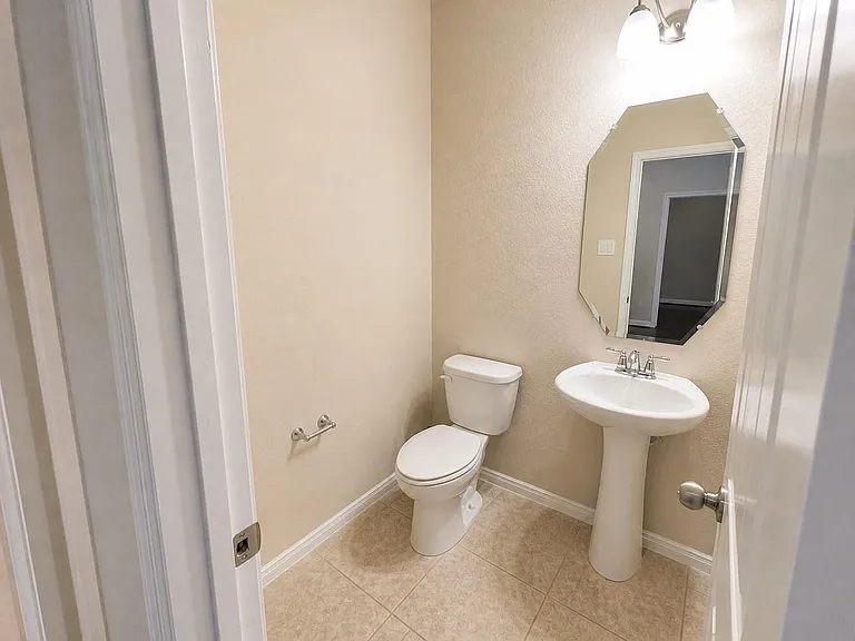 13935 Carncross Ct — Photo 40