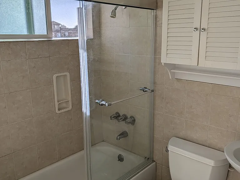 100 Paloma Ave #4 — Photo 9