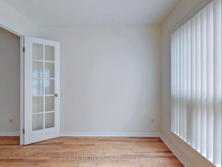 7 Carlton St #708 — Photo 15