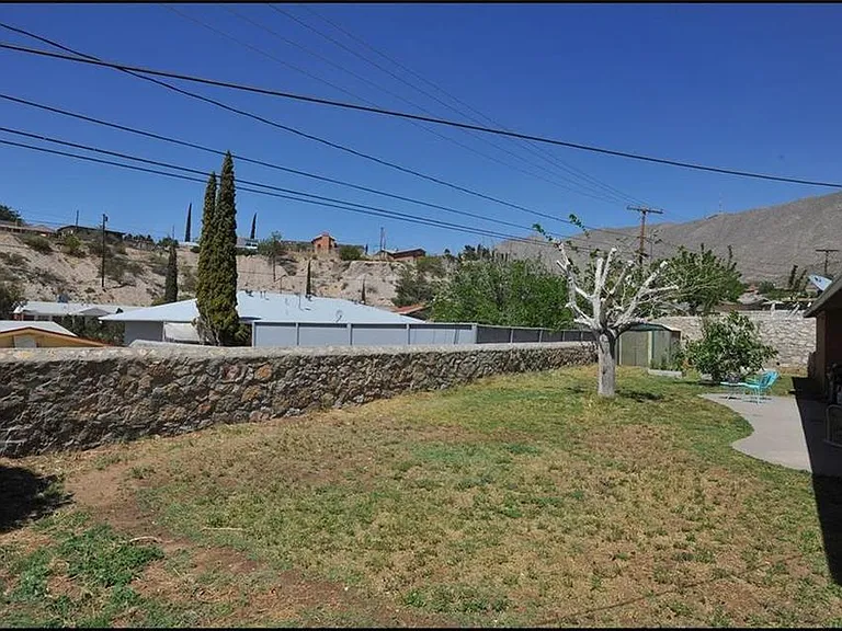 4233 Hampshire Ln — Photo 32