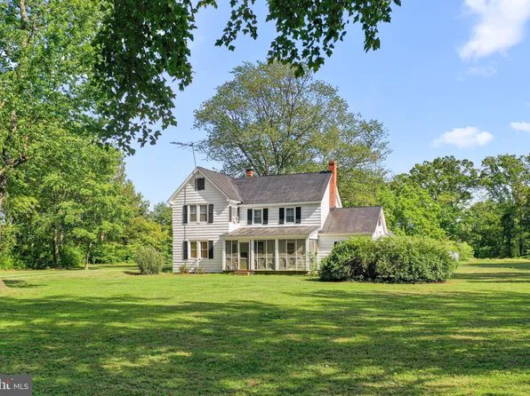 1838 Muddy Gut Rd, Dunnsville, VA 22454