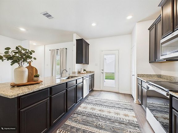 5th image of 1687 Twin Estates Dr