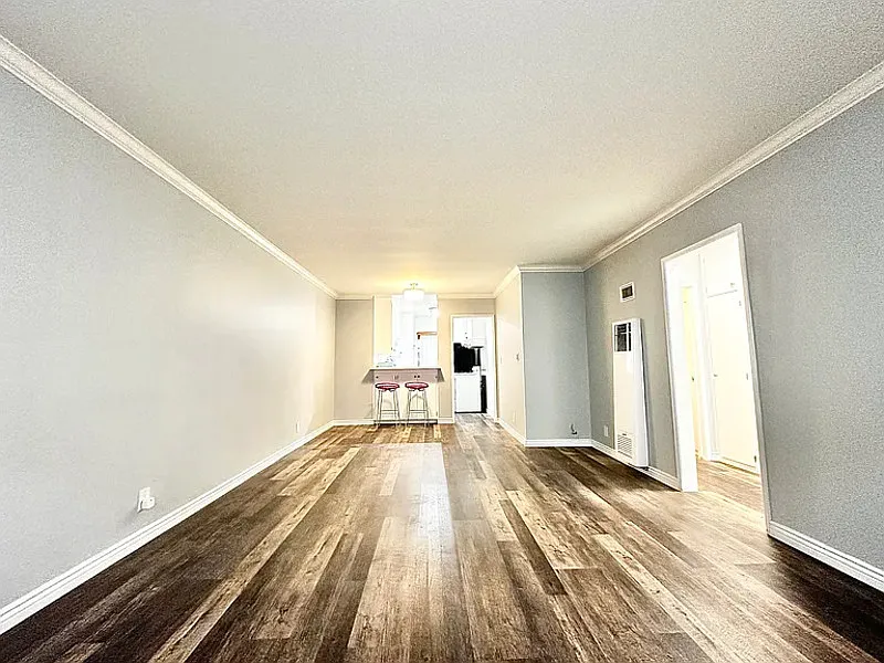 1 bed, 1.0 bath, 650 sqft, $1,590 — Photo 2