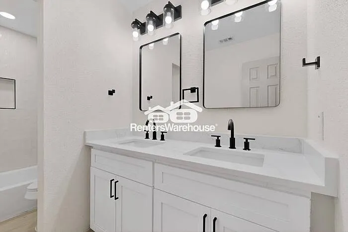 710 Worcester Ln — Photo 22
