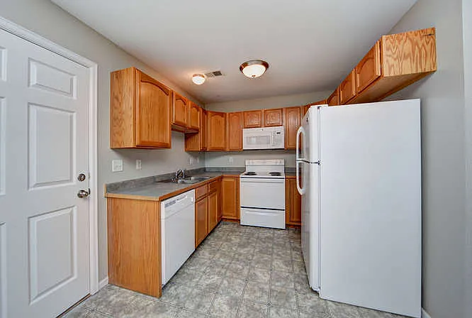 3380 Saratoga St #F — Photo 13