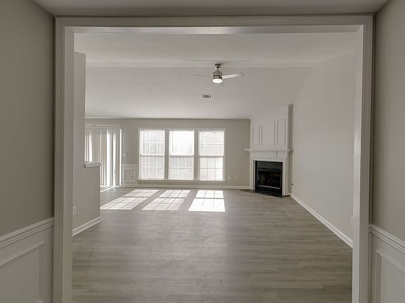 3rd image of 1624 W Wilson Blvd