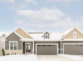 702 Cozy Farm Rd, Waunakee, WI 53597