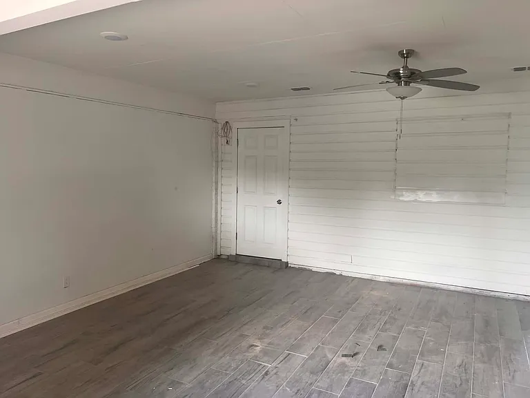 2407 E Washington Ave — Photo 16