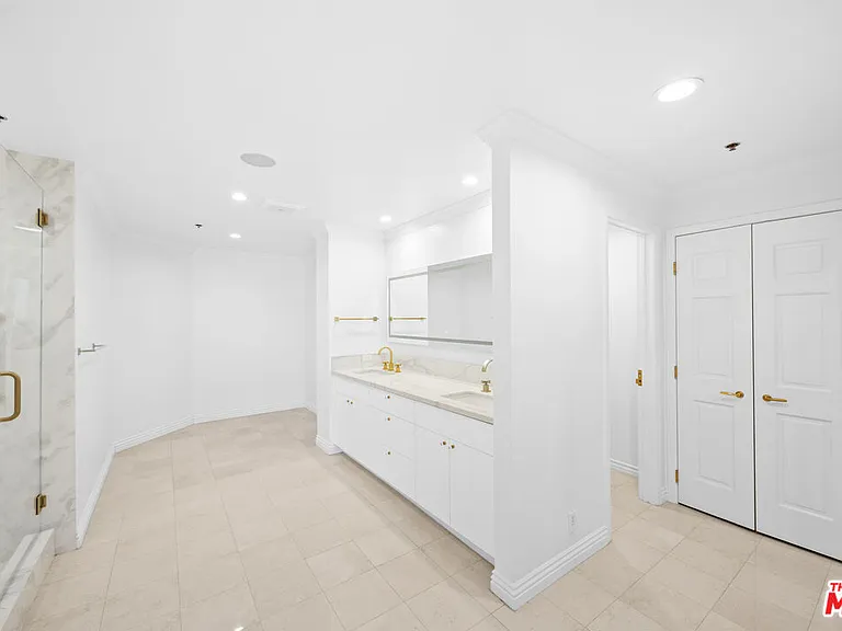 10724 Wilshire Blvd #Penthouse 1505 — Photo 29