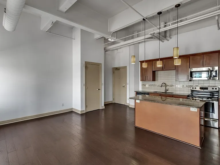 100 South — Photo 24