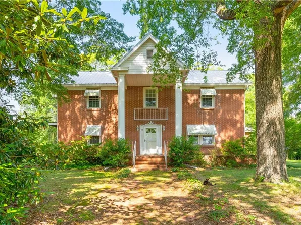 116 S Glenn St, Stoneville, NC 27048