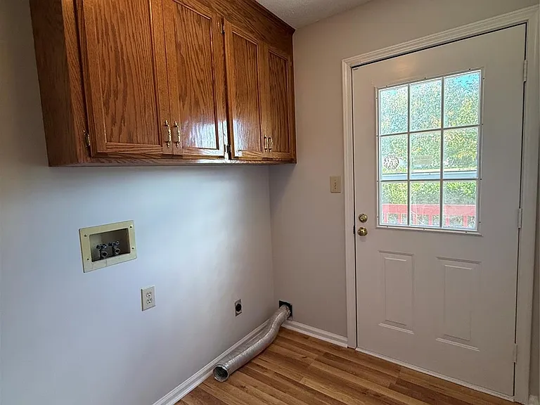 869 Crystal Springs Dr — Photo 4