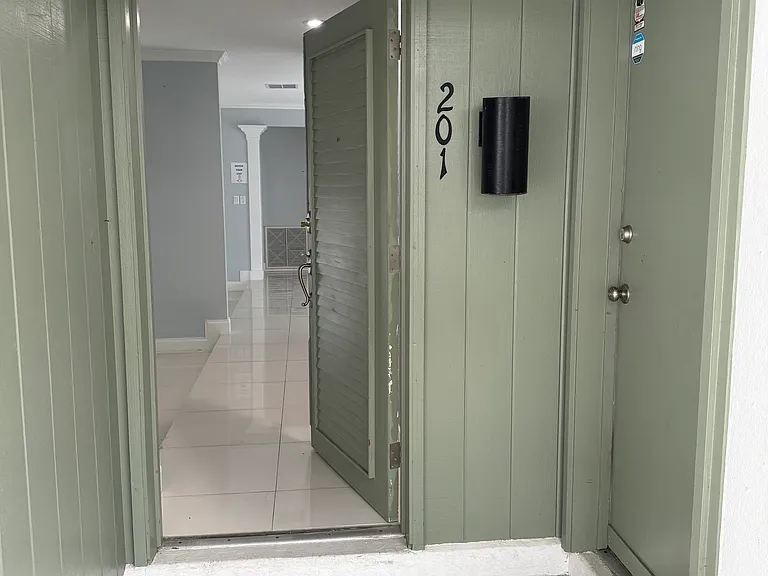 311 Island Way #201 — Photo 4