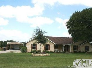 312 Rose Garden Dr, La Vernia, TX 78121