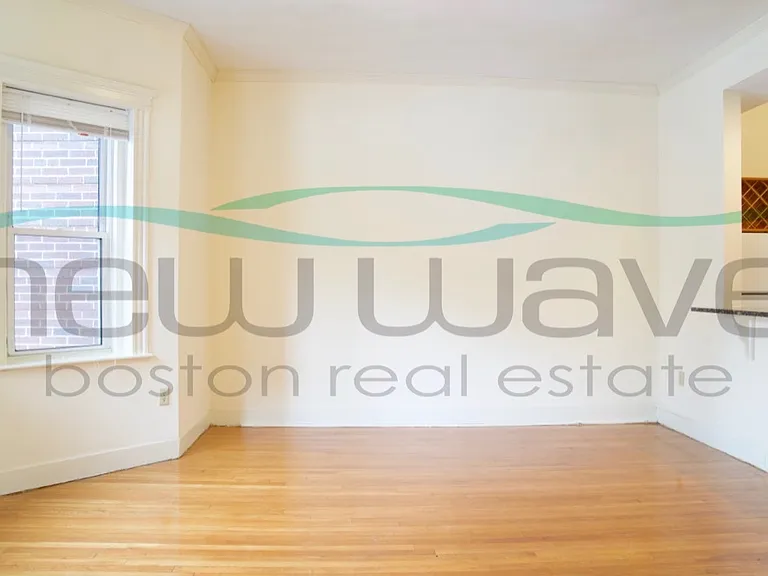 100 Queensberry St #2 — Photo 6